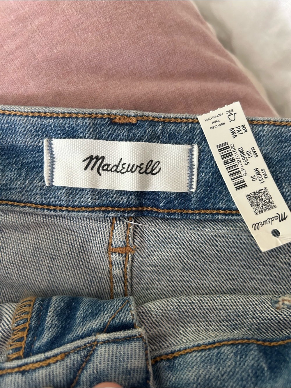 Madewell Women's 
Emmett style jeans 
Curvy - Picture 8 of 10